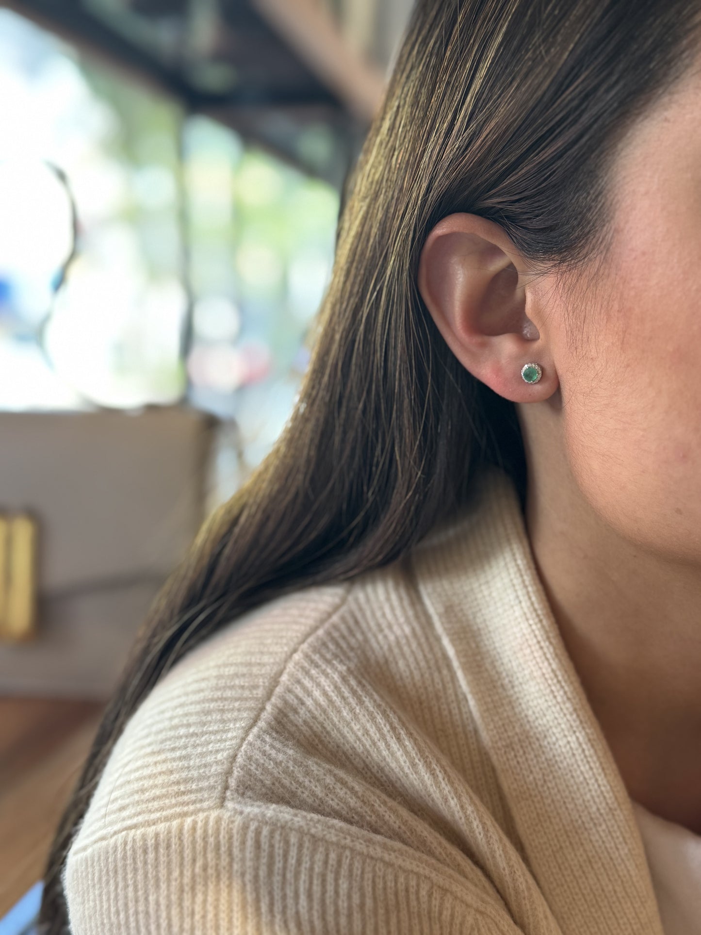 Aretes Esmeralda Corte Redondo con Diamantes en Oro 14k