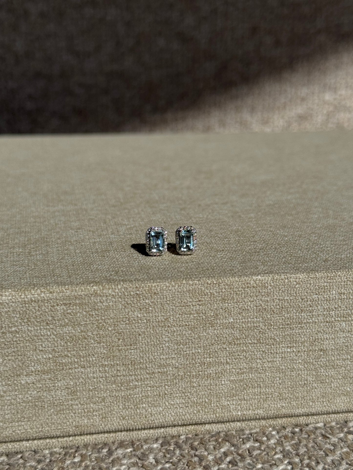 Aretes Aguamarina y Diamantes en Oro 14k