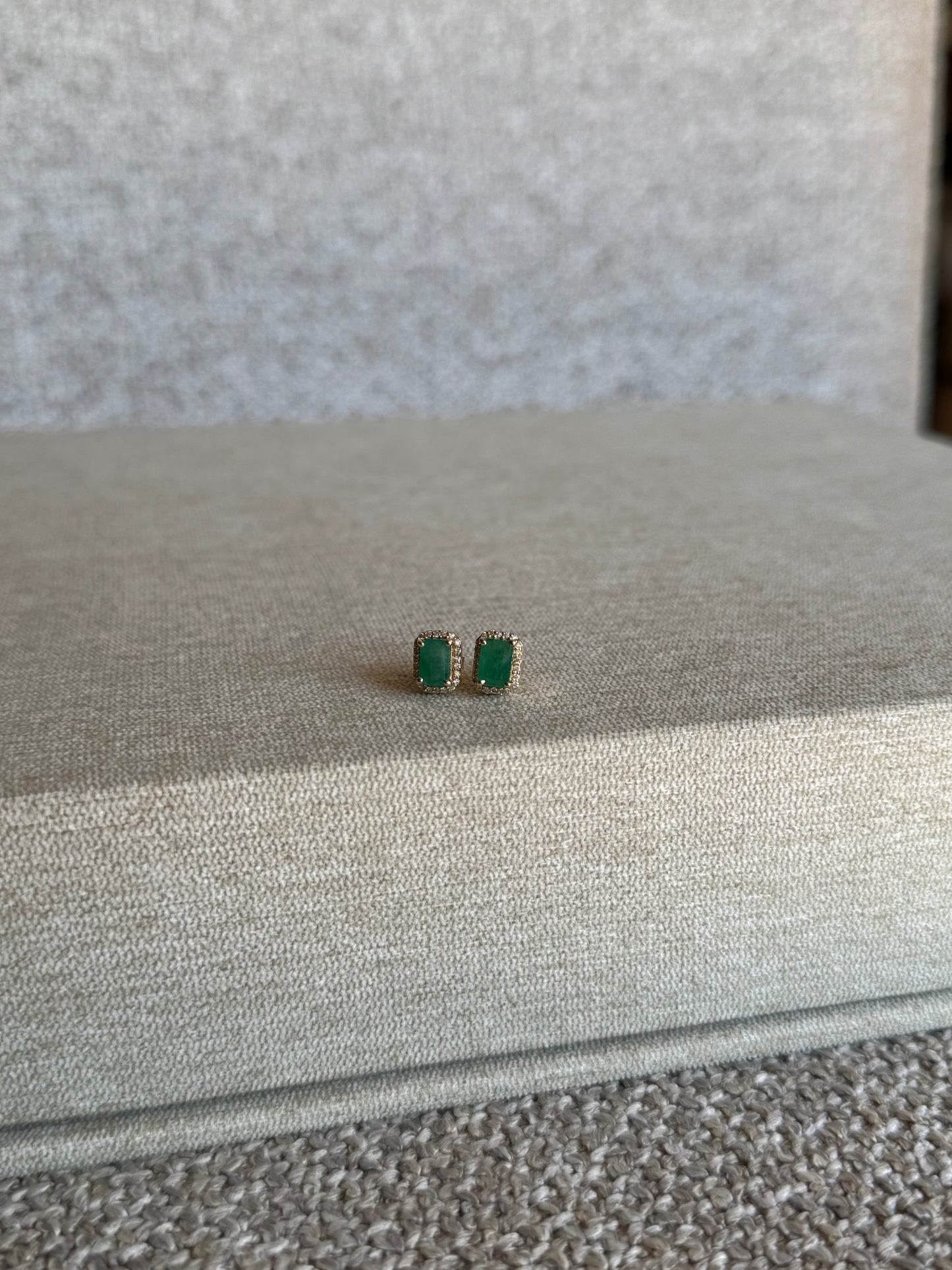 Aretes Esmeralda y Diamantes en Oro 14k