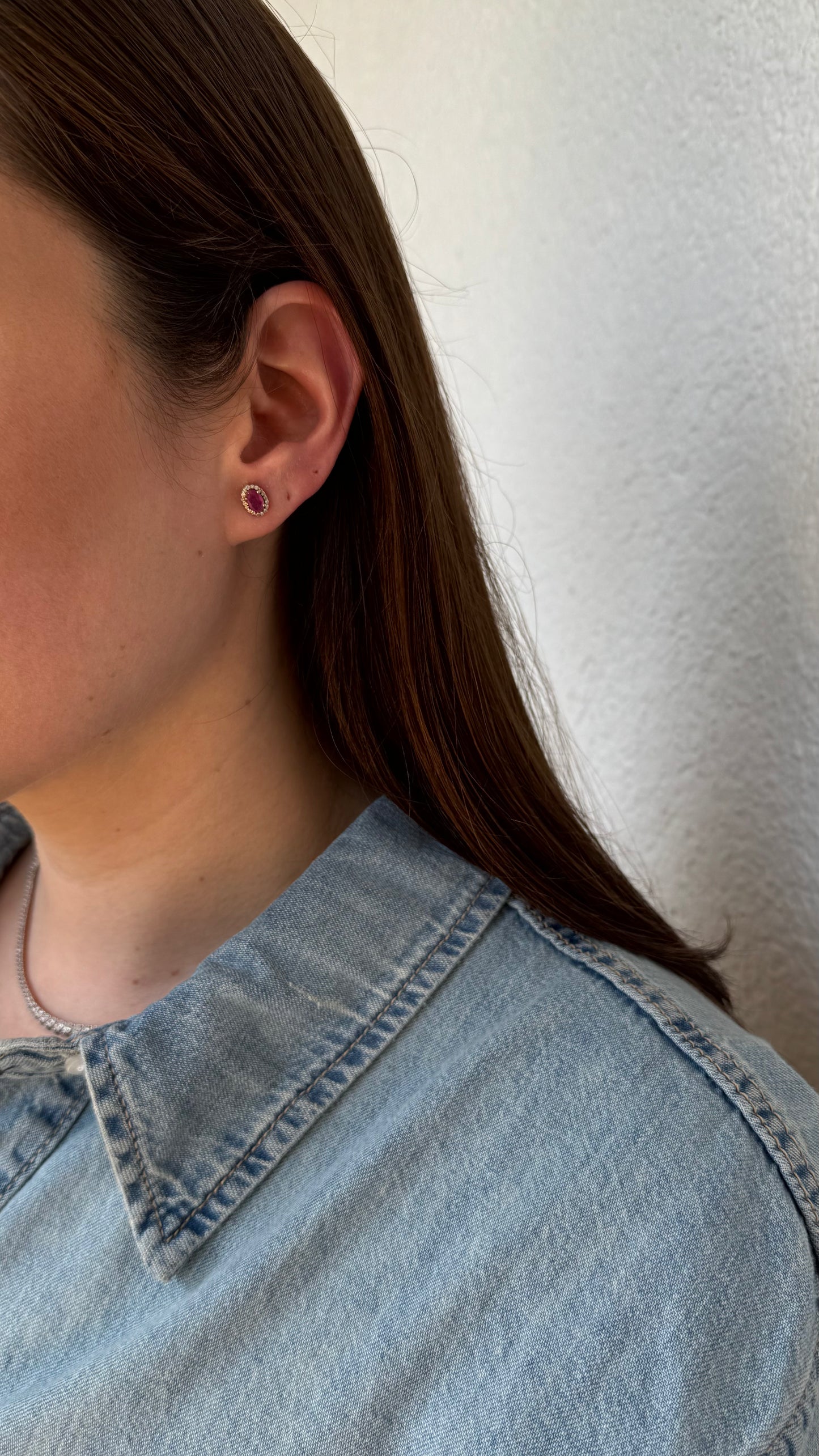 Aretes de Rubí corte Oval y Diamantes en Oro 14k