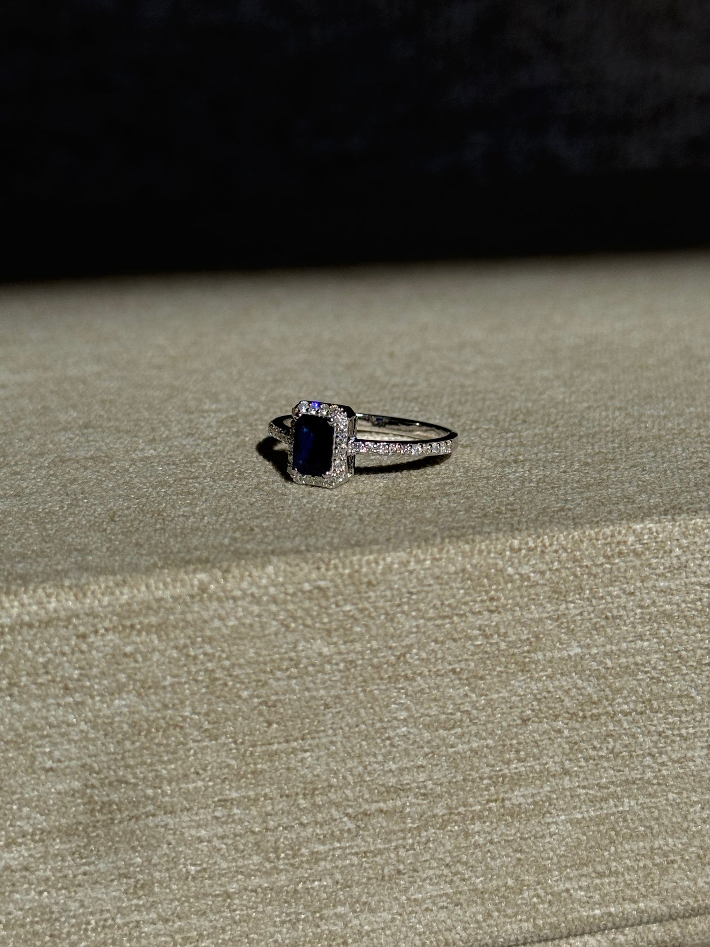 Anillo Zafiro y Halo de Diamante Oro 14k