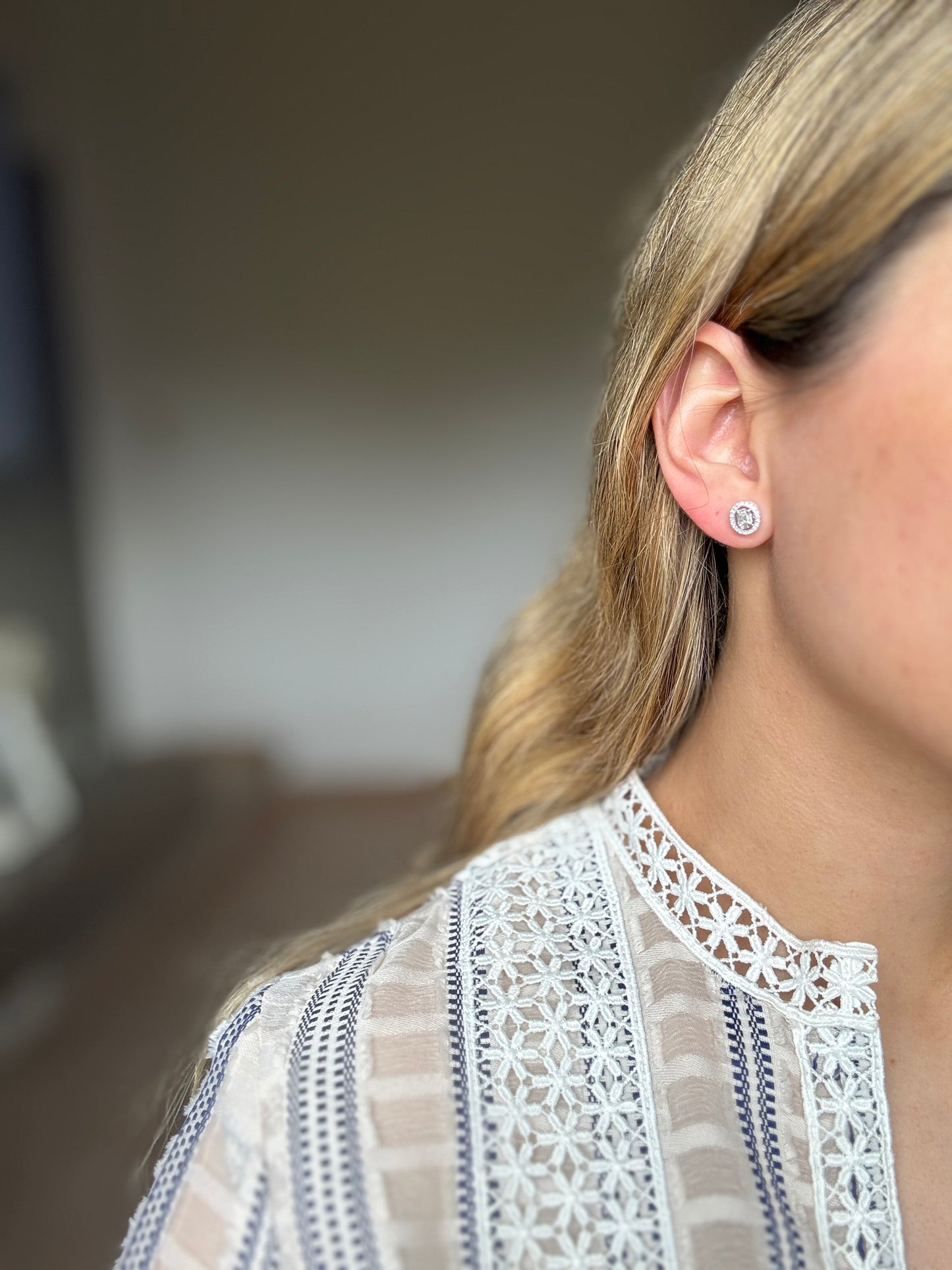 Aretes Oval de Diamantes en Oro 18k