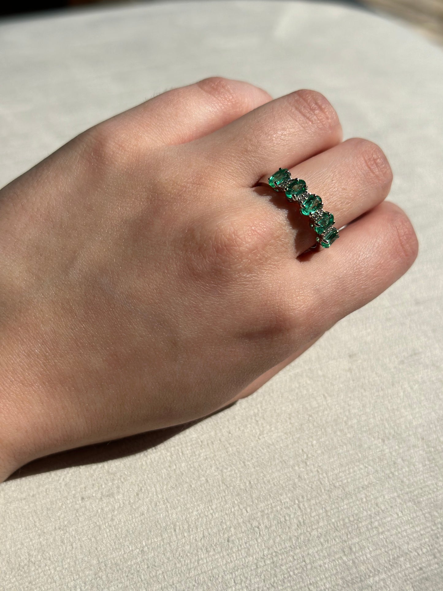 Anillo de Esmeraldas con Diamantes | Oro 18k