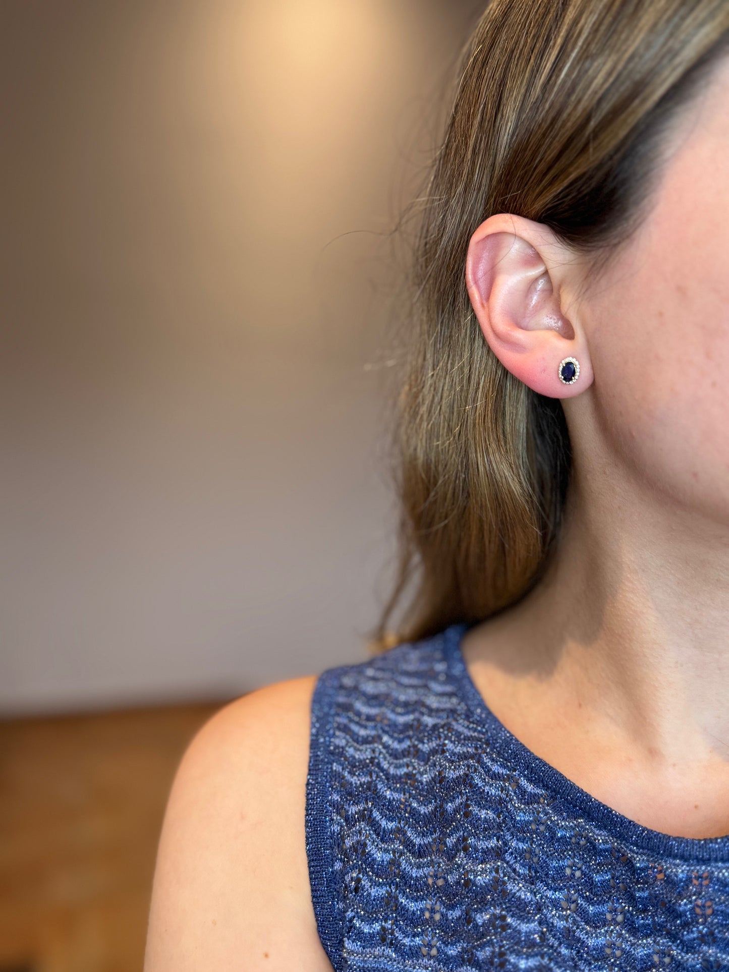 Aretes Oval Zafiro y Diamantes en Oro 14k