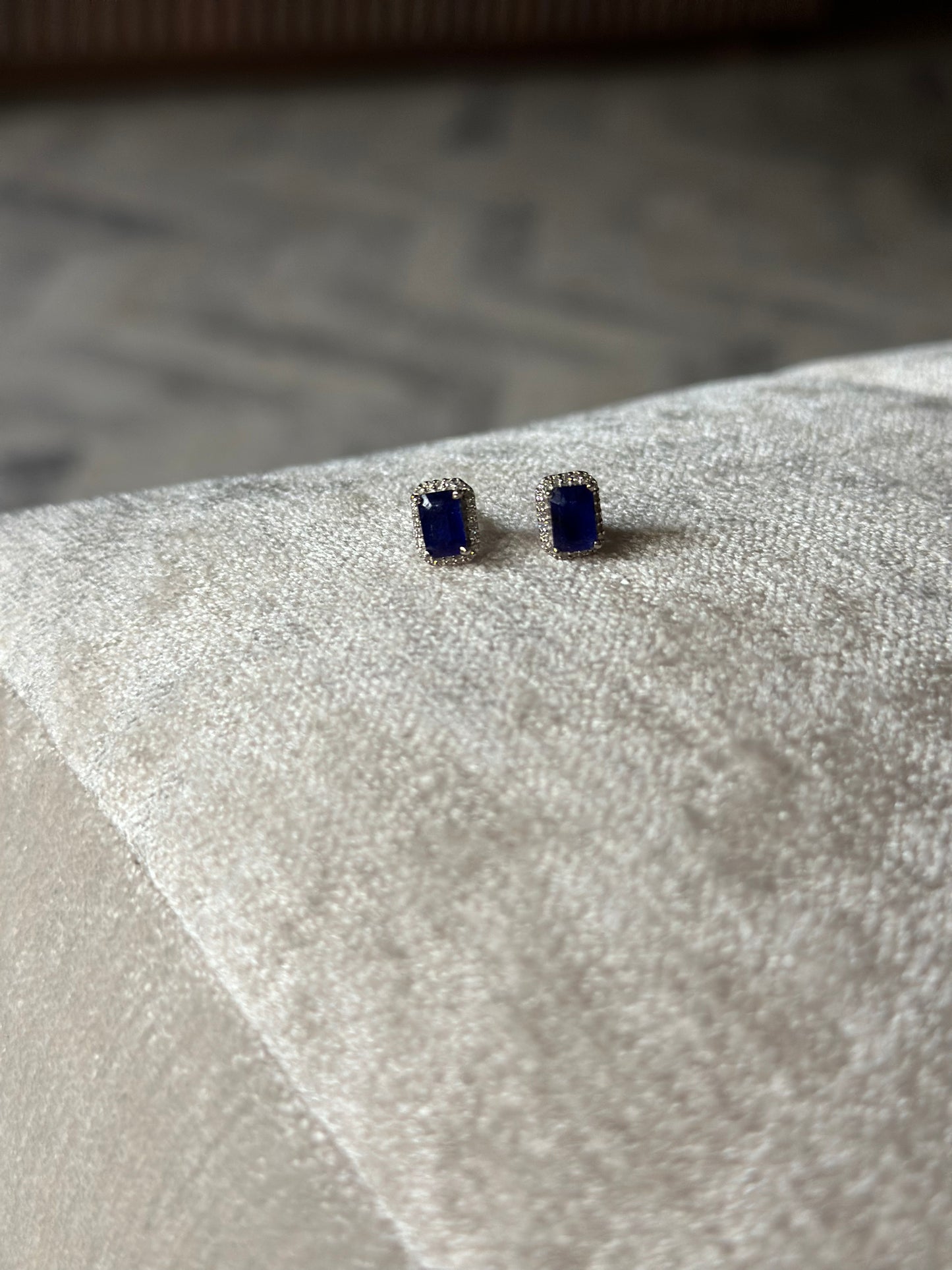 Aretes Zafiro y Diamantes en Oro 14k