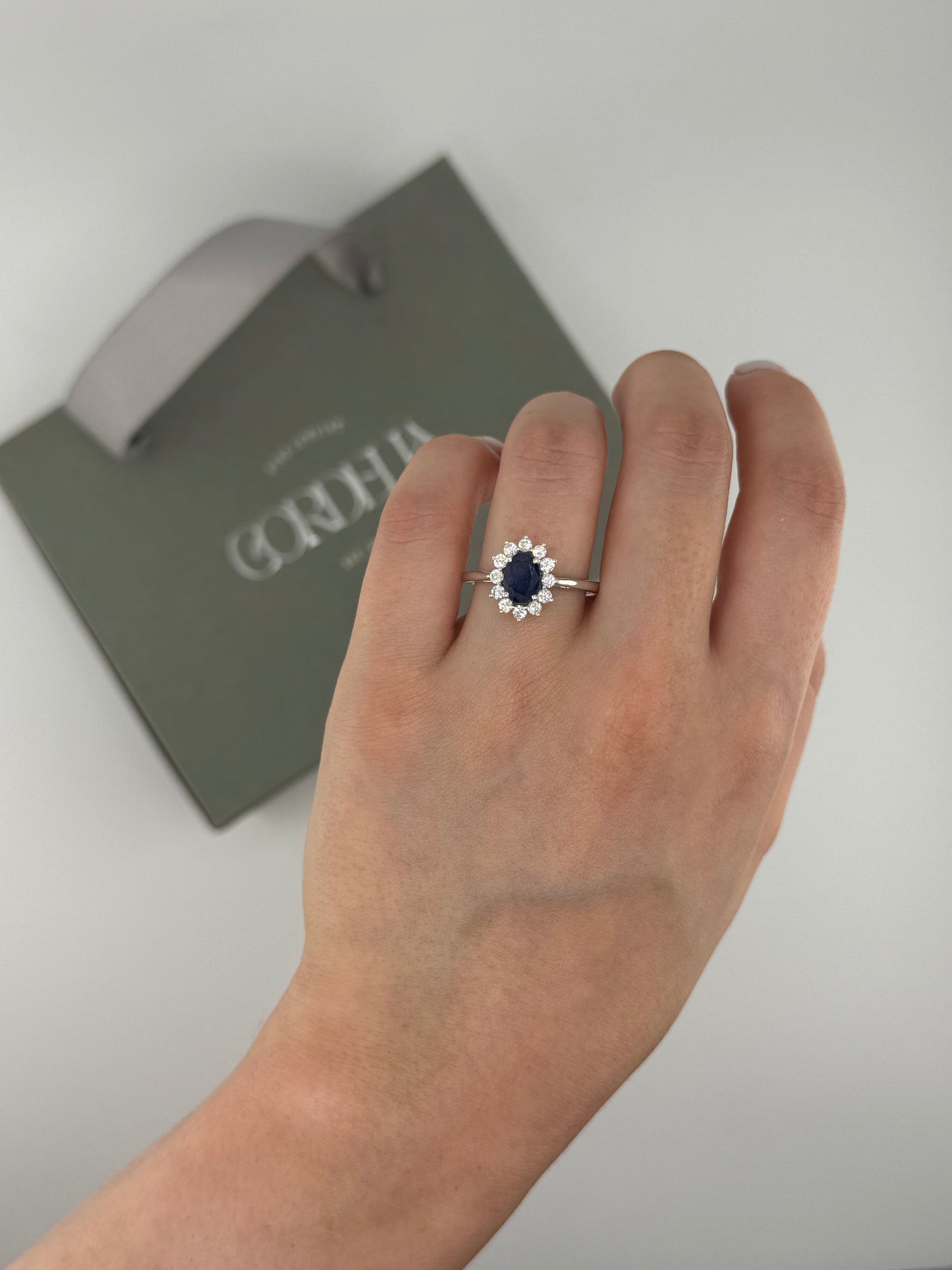 Anillo Lady Di Zafiro y Diamantes