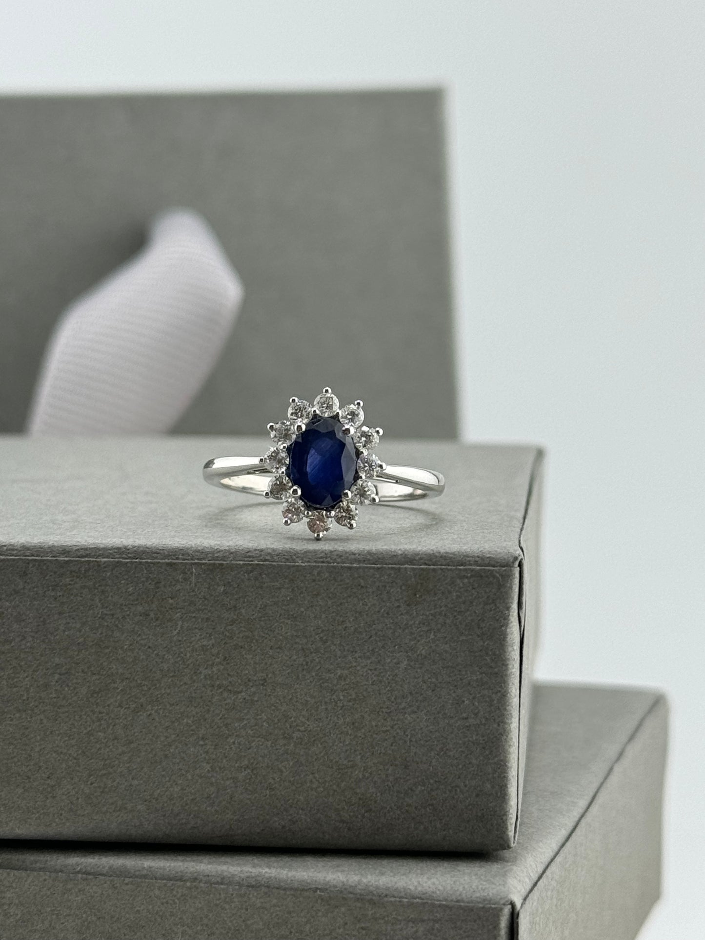 Anillo Lady Di Zafiro y Diamantes