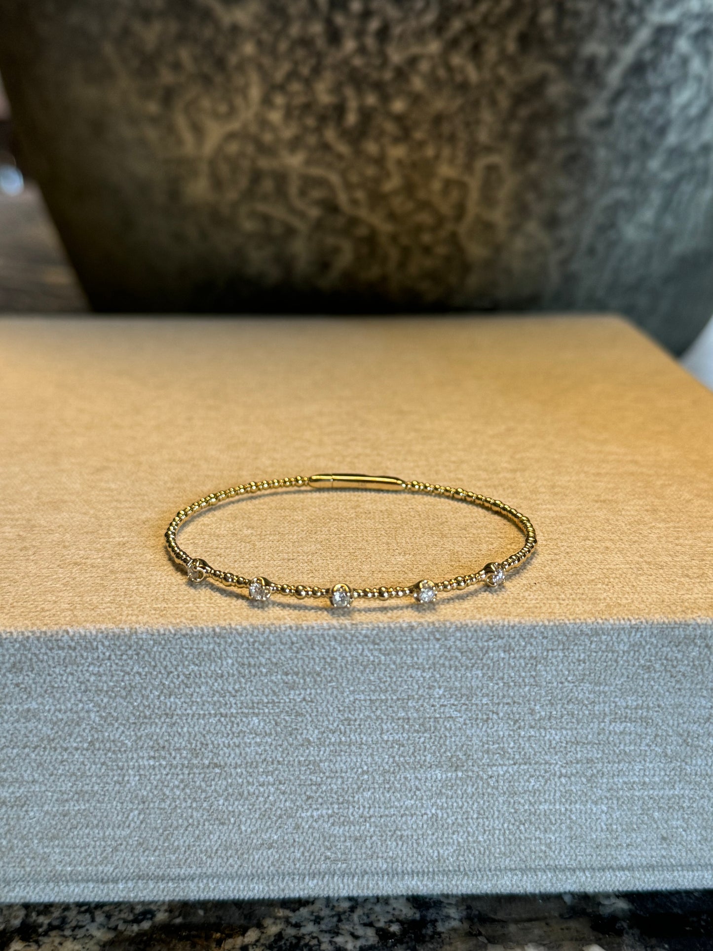 Pulsera Bangle Oro 14k y Diamantes