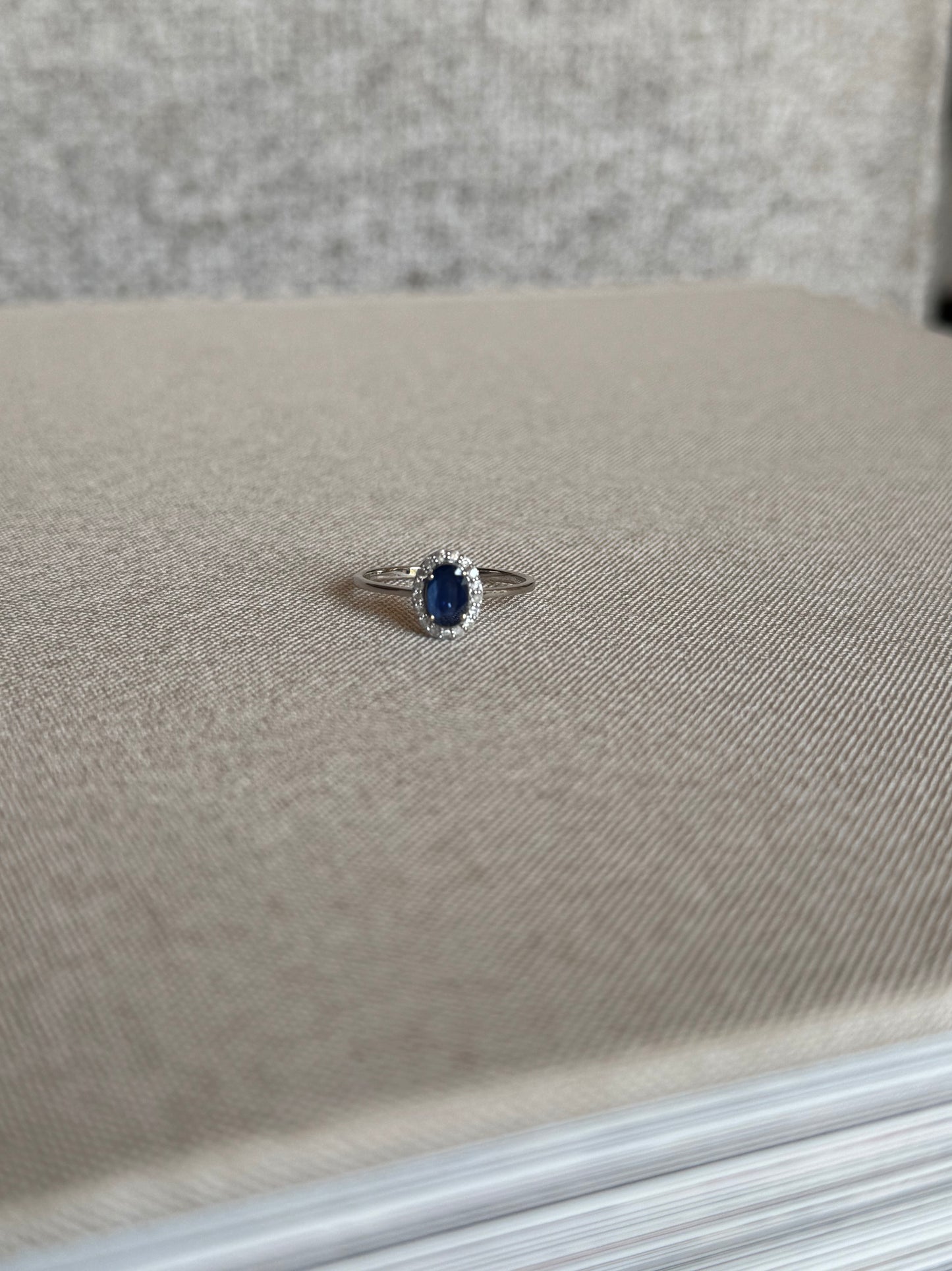 Anillo Zafiro y Diamantes Oro 14k