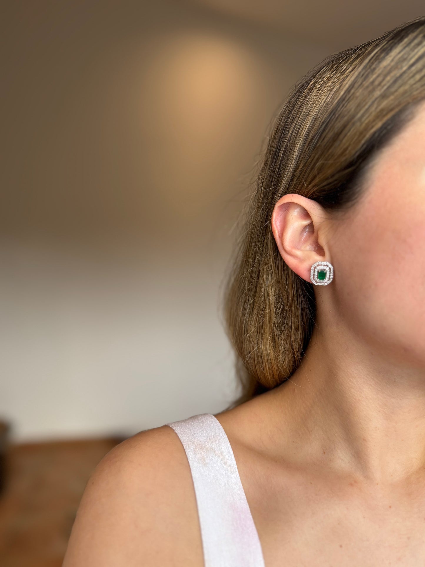 Aretes de esmeralda con doble halo de diamantes desmontables