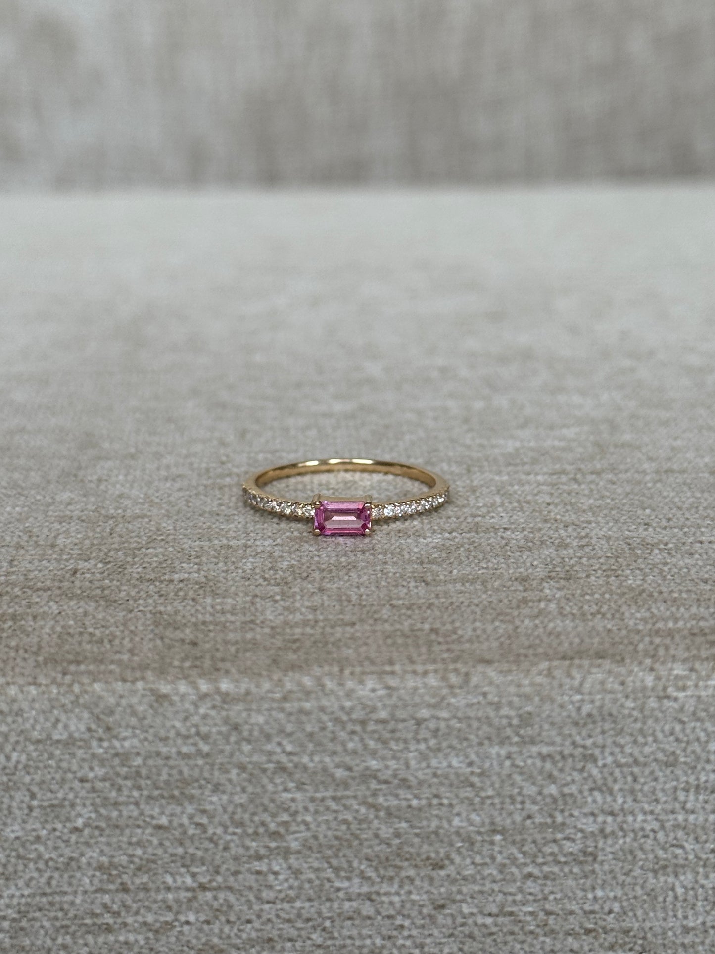 Media churumbela de zafiro rosa y diamantes