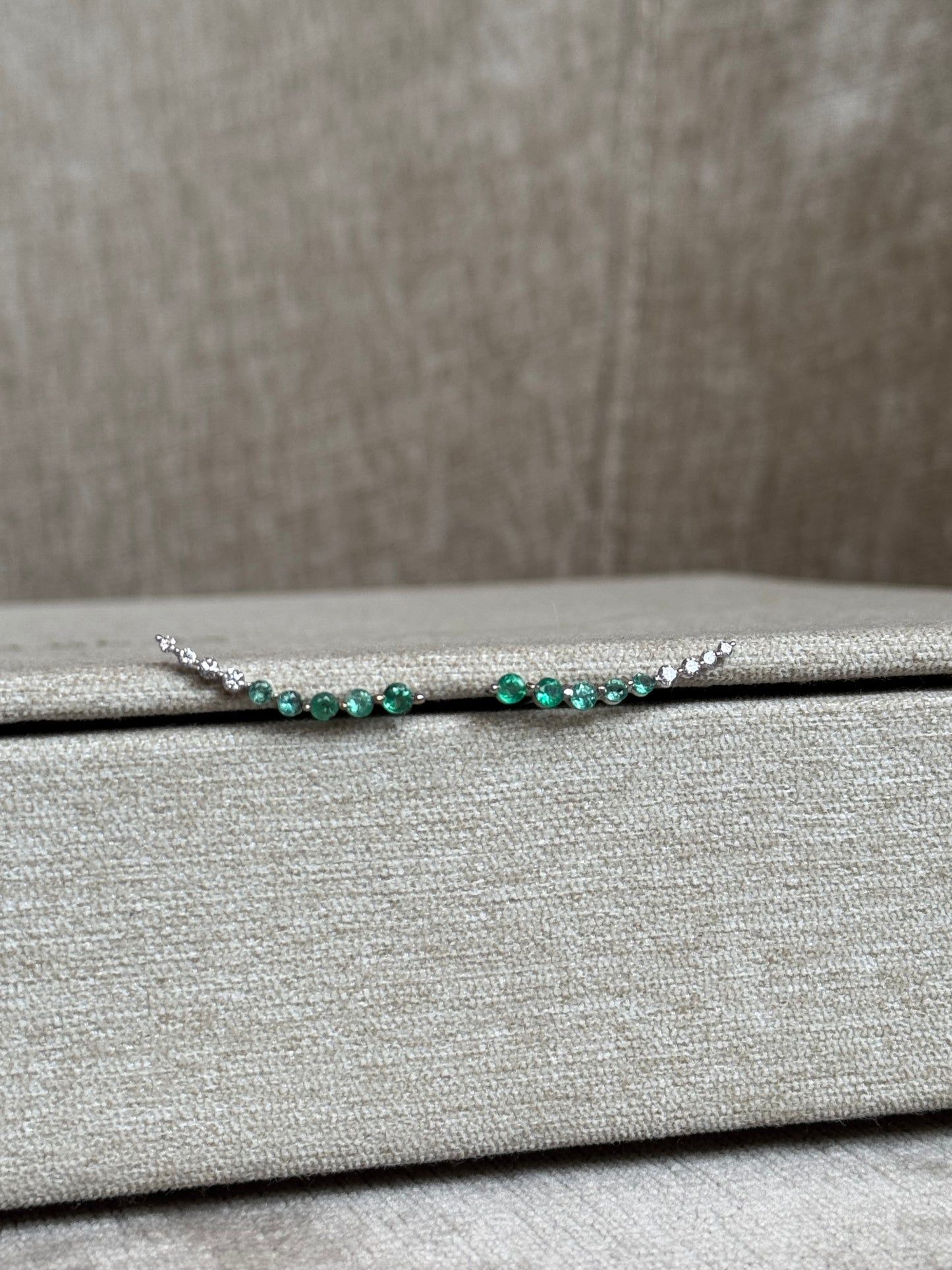 Climbers de Esmeralda y Diamantes en Oro 18k