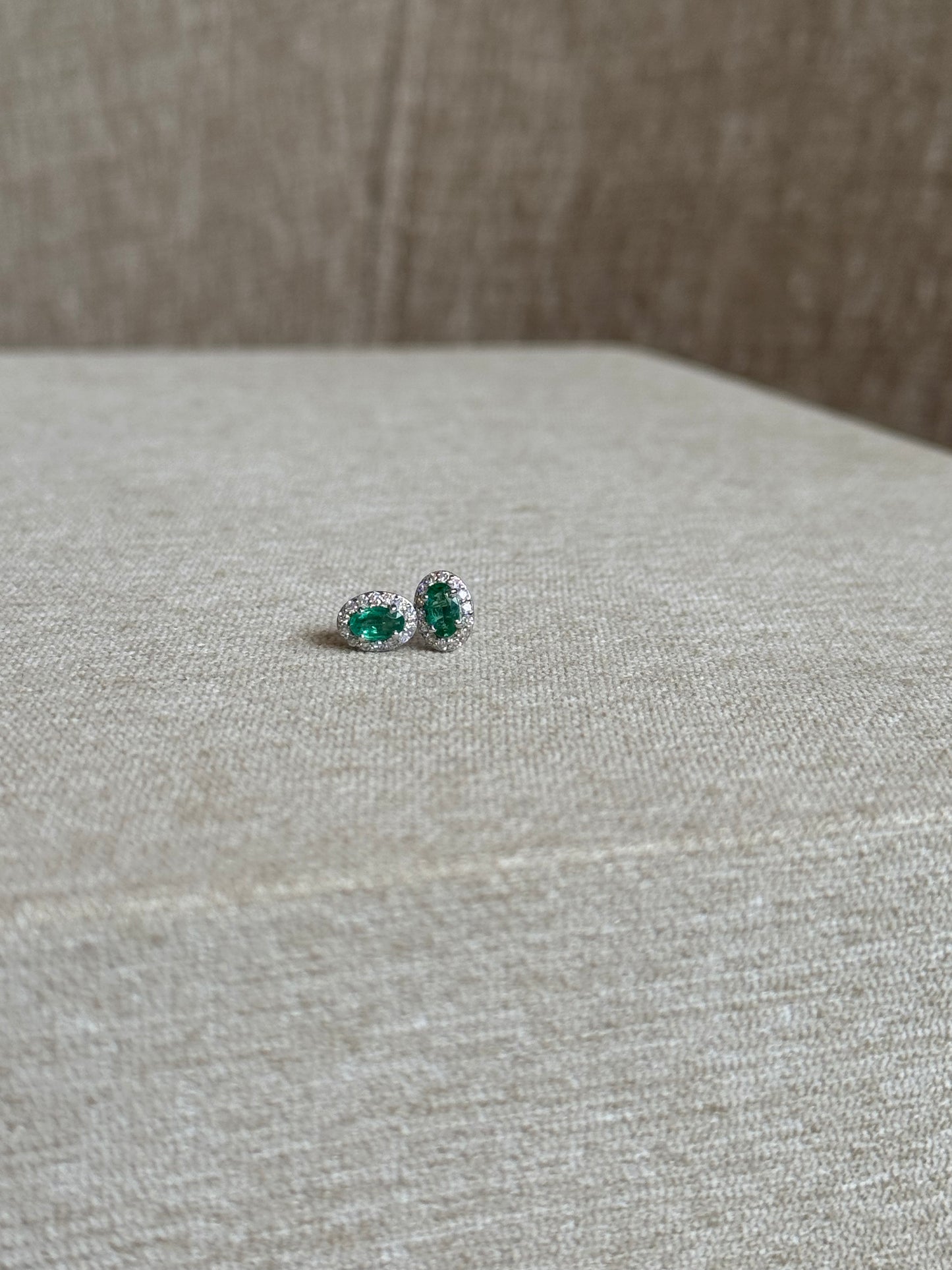 Aretes Esmeralda y Diamantes en Oro 14k