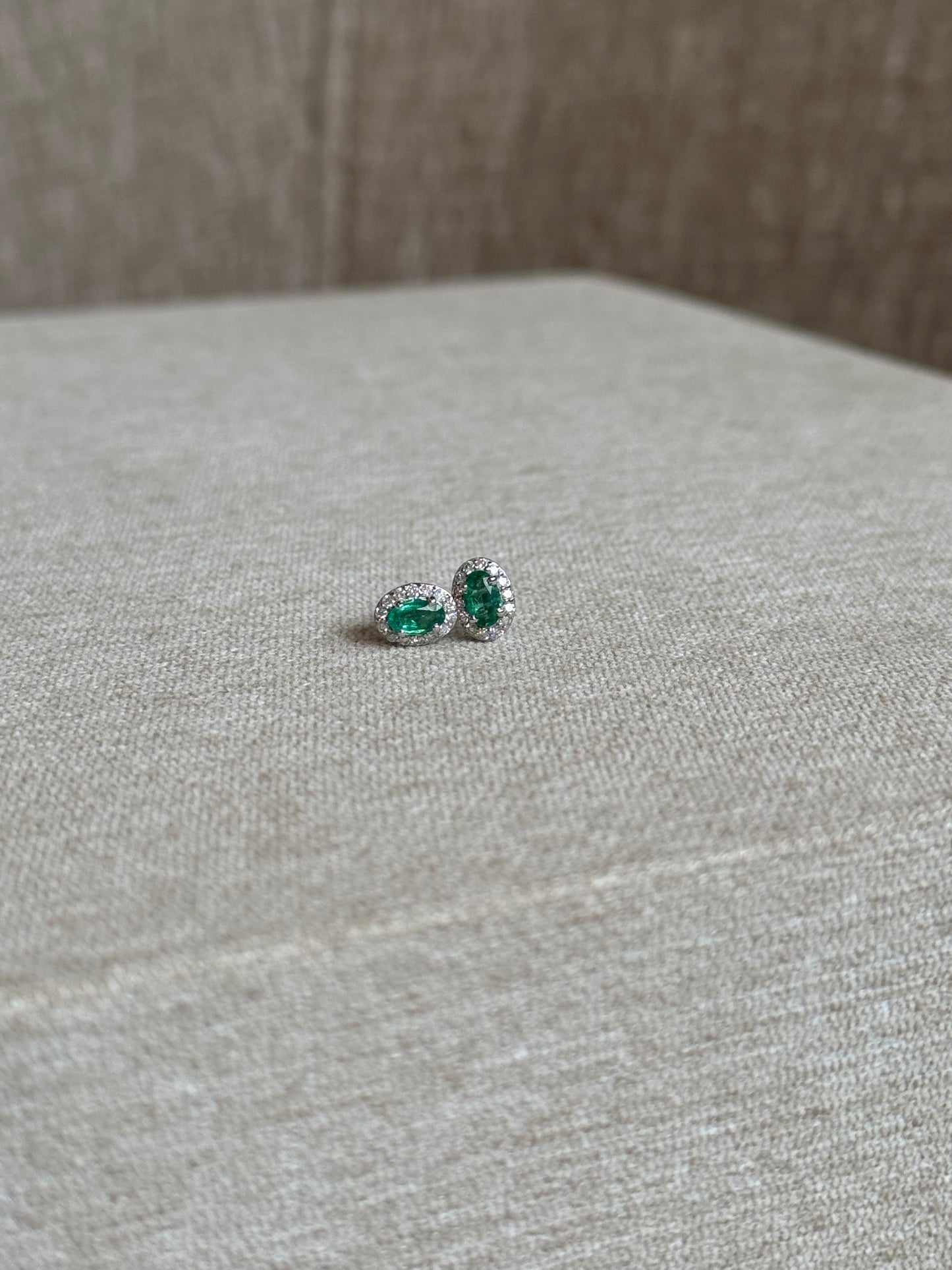 Aretes Esmeralda y Diamantes en Oro 14k