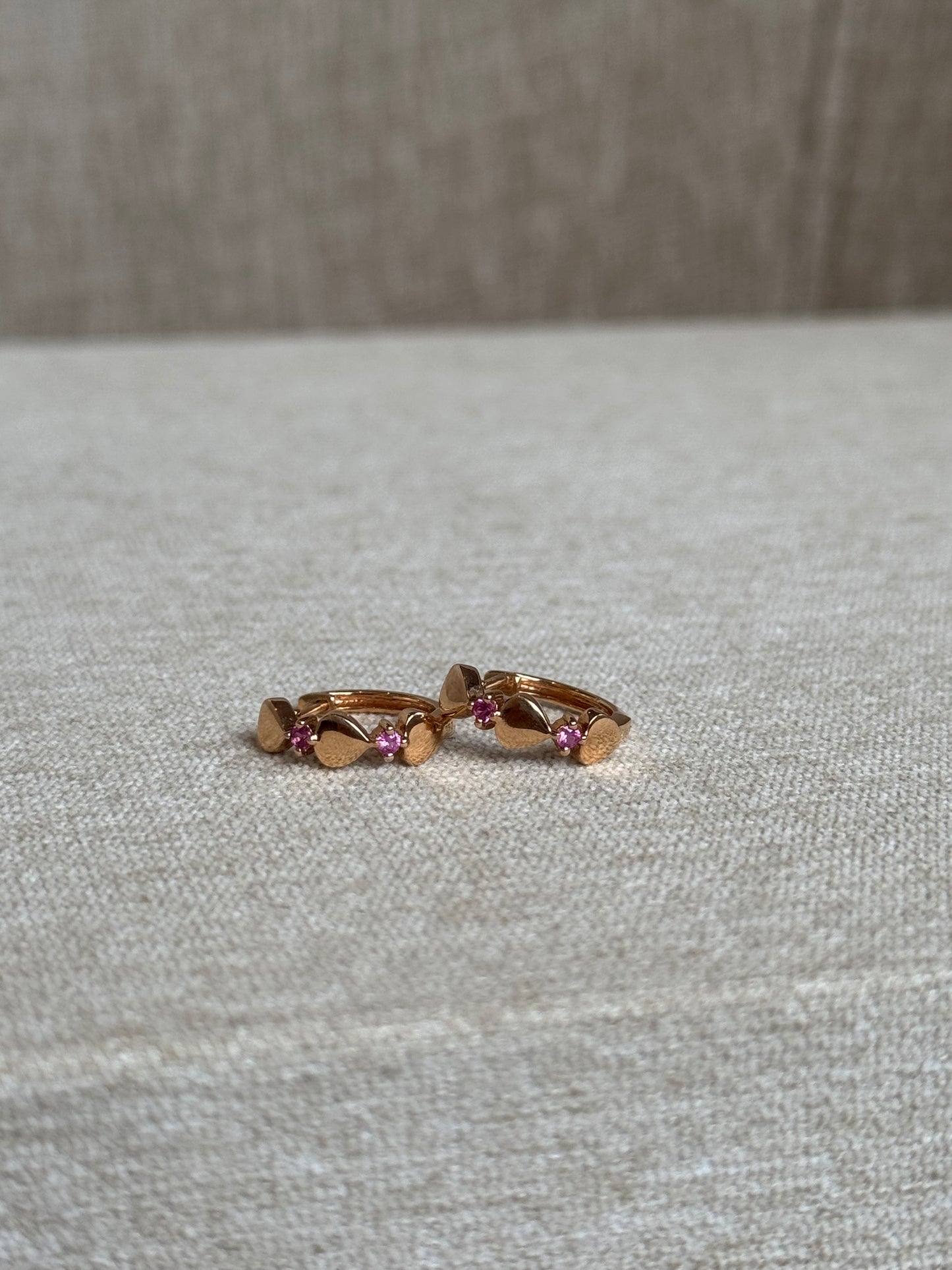 Hoops de Zafiro Rosa en Oro 14k