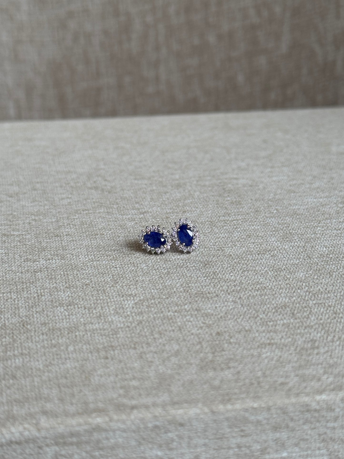 Aretes Estrella Zafiro y Diamantes en Oro 14k