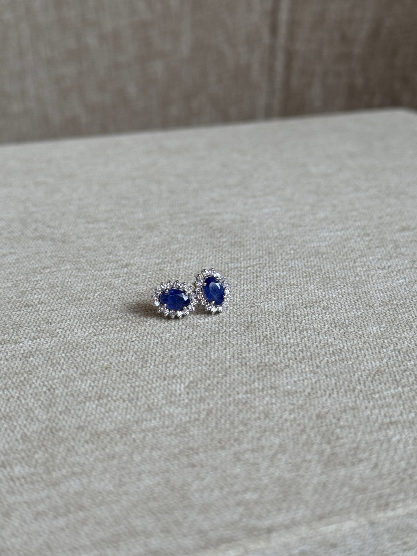 Aretes Estrella Zafiro y Diamantes en Oro 14k