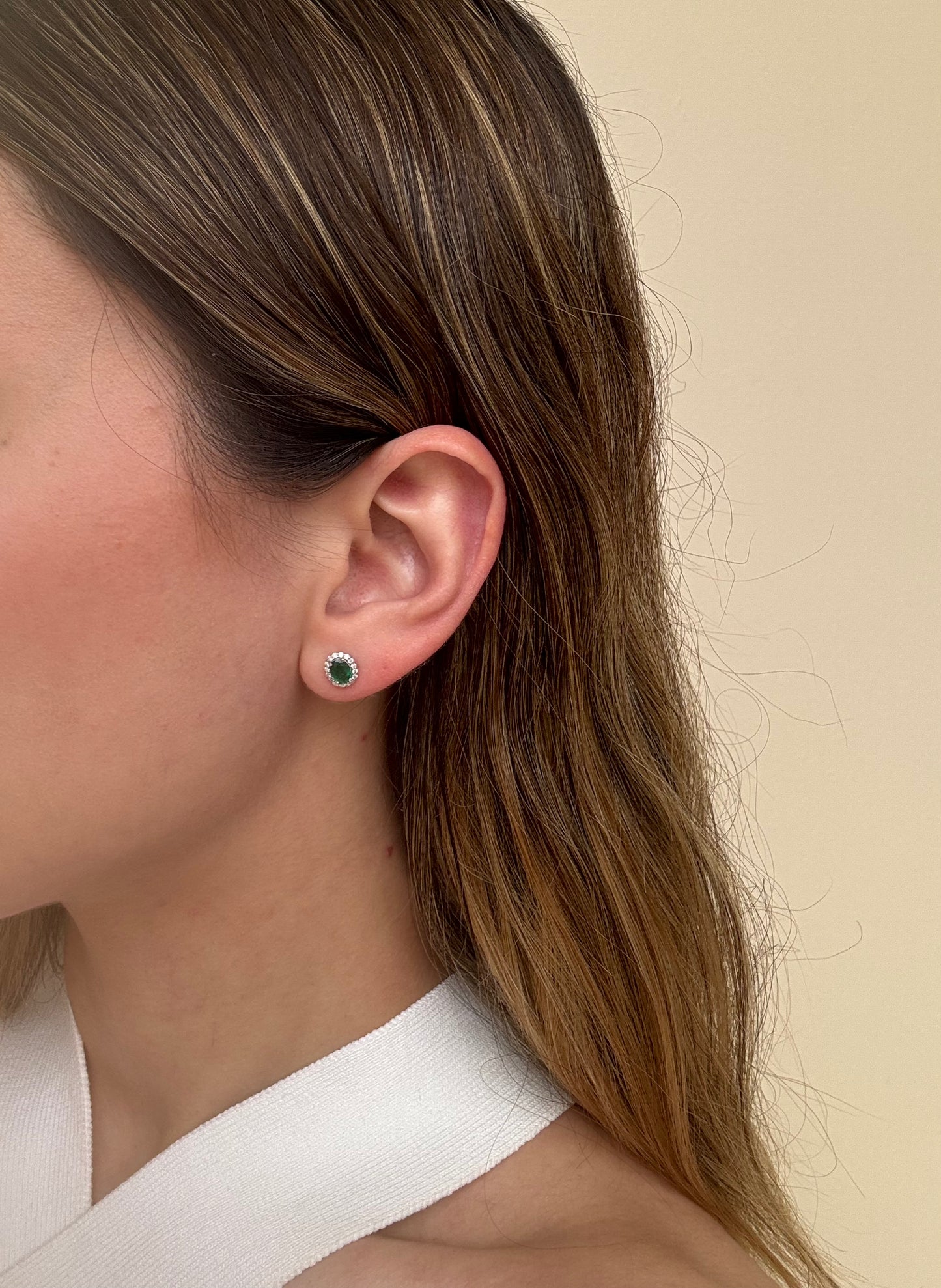 Aretes Corte Oval Esmeralda y Diamantes en Oro 14k