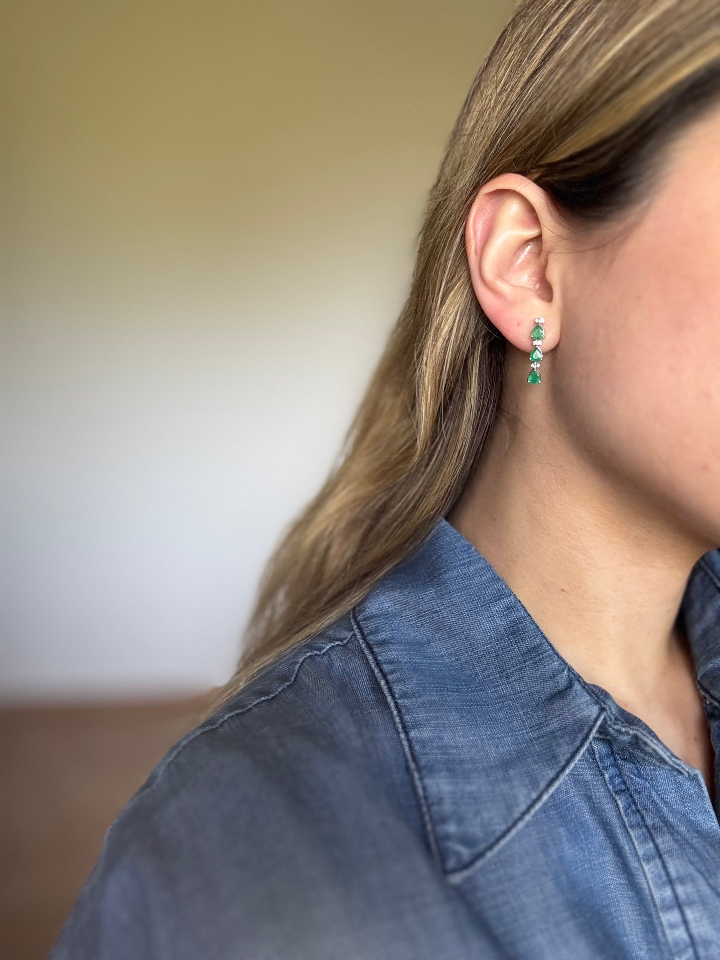 Aretes Esmeralda y Diamantes 14k