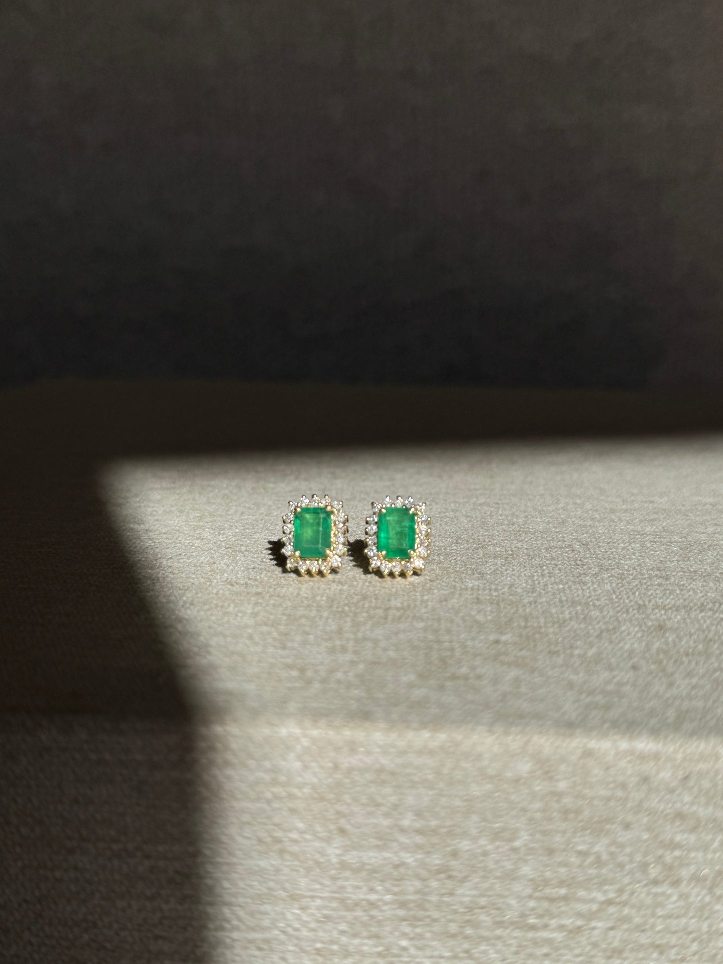 Aretes Esmeralda con Diamantes en Oro 14k