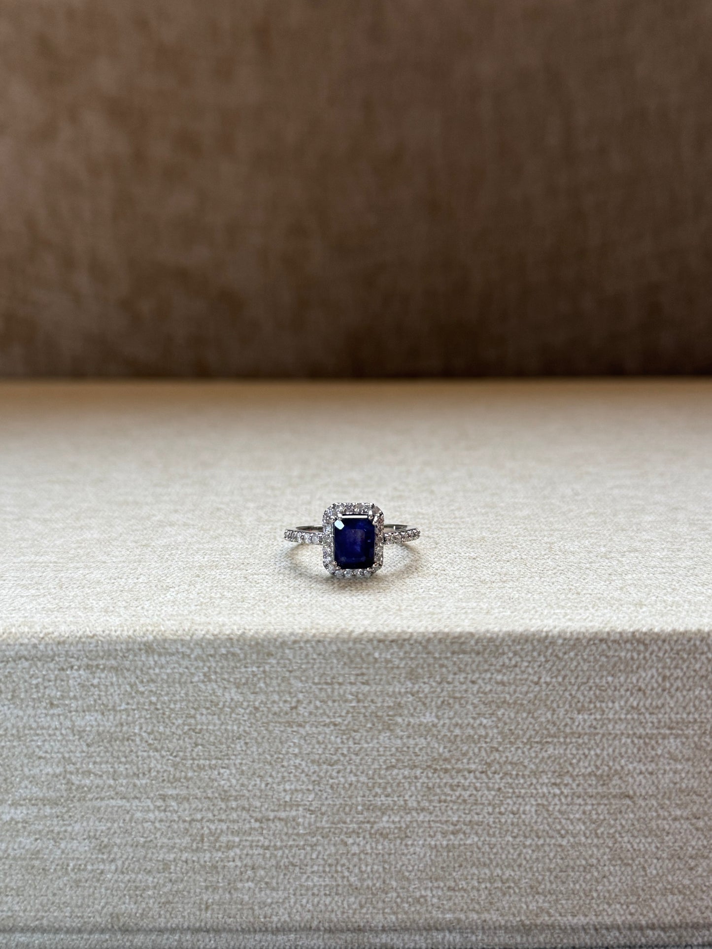 Anillo Zafiro y Halo de Diamante Oro 14k