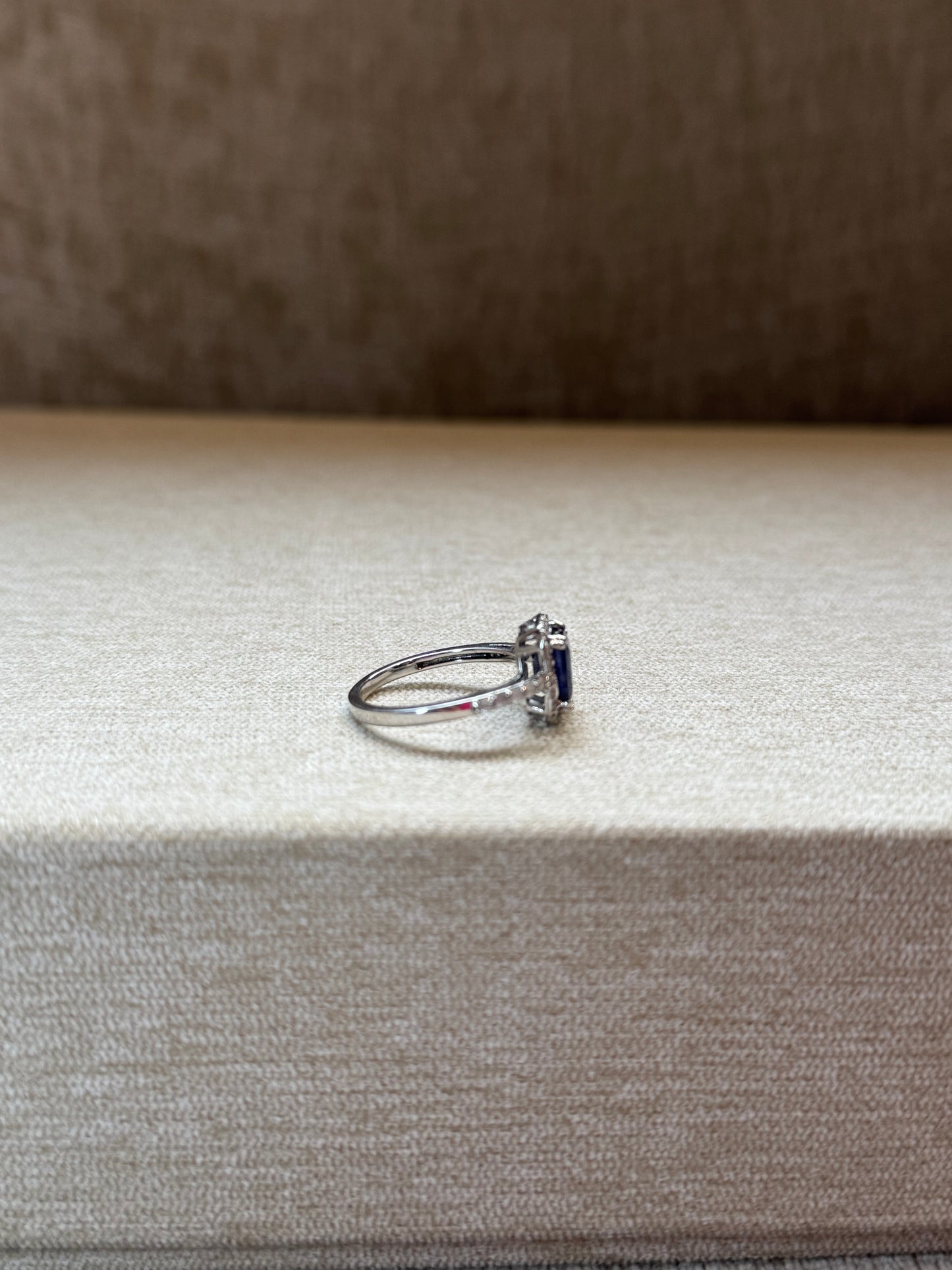 Anillo Zafiro y Halo de Diamante Oro 14k