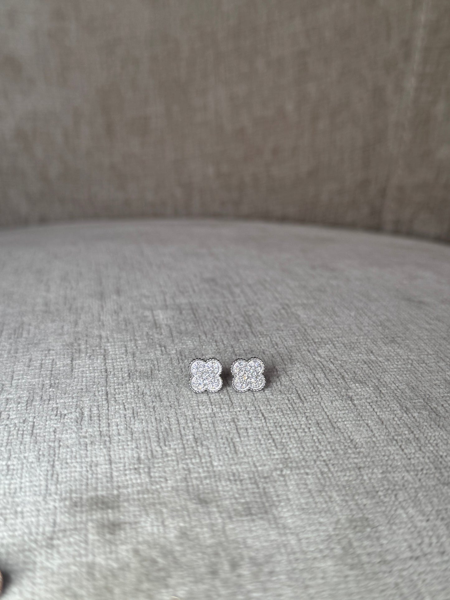 Aretes clover de diamantes 18k