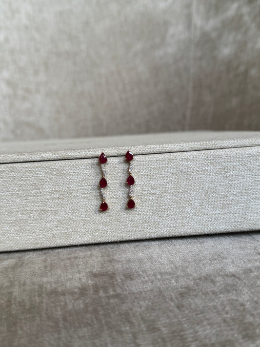 Aretes Largos de Rubí y Diamantes en Oro 14k