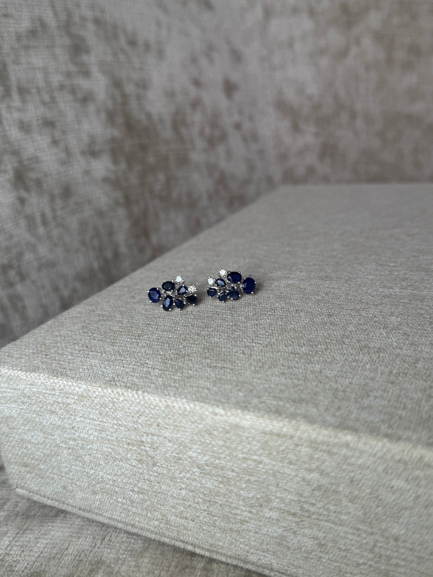 Aretes Climbers de zafiro y diamantes