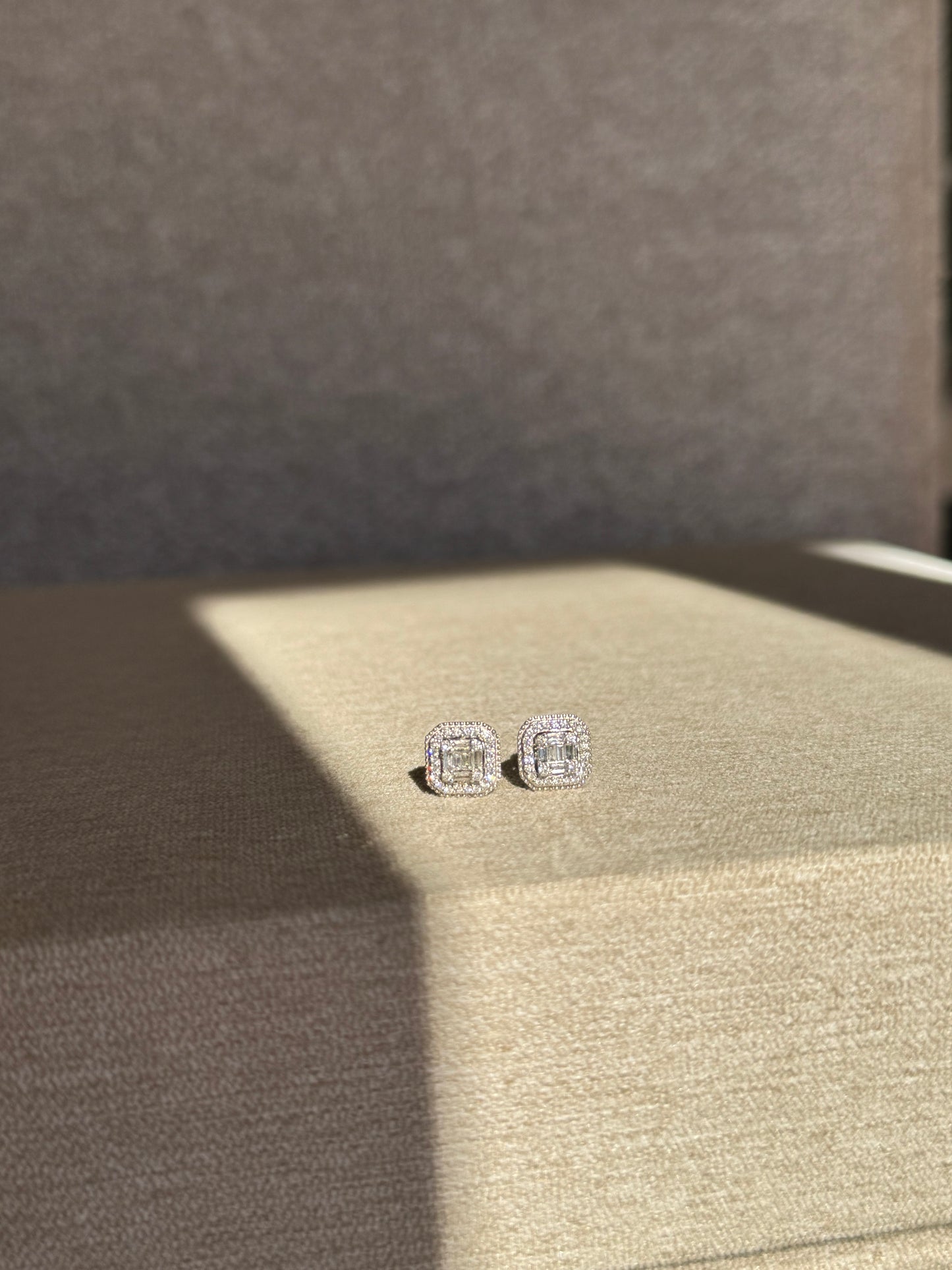 Aretes de diamantes en oro de 14k